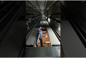 Как выжить в падающем лифте