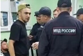 В Екатеринбурге мужчина четыре раза отбился от азербайджанцев, которые натравили на него "военного комитетчика" из-за просьбы поднять окурок