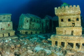 Заброшенный подводный "город" на глубине 30 метров