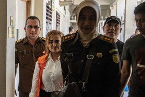 Тиктокерша из Индонезии в прямом эфире съела свинину и попала в тюрьму