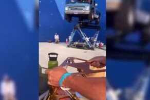 Так в Голливуде снимают опасные сцены с транспортом, не рискуя актерами