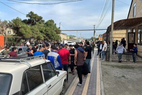 В Дагестане водители собрались на сход из-за принципиального гаишника, который постоянно их штрафовал