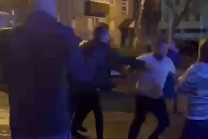 В Уфе приезжие устроили «дискотеку» у пункта скорой помощи