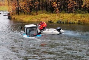 Пьяный тракторист на спор решил пересечь реку и едва не погиб