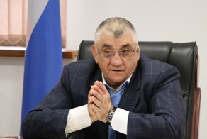 Куча дорогих часов, чёрная икра и оружие: в Дагестане прошёл обыск в замке экс-министра спорта республики
