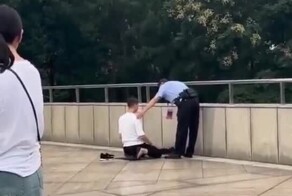 В Китае туристу помешали совершить намаз, а в Лондоне - нет