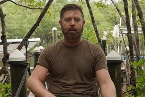 Во время съёмок видео в биолога ударила молния