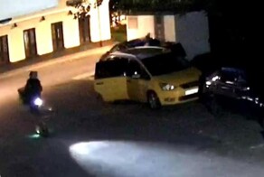 В Москве пассажир такси отказался платить за проезд и похитил у водителя более 70 тысяч рублей