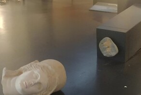 Турист из США разбил "кощунственные" древнеримские статуи в иерусалимском музее
