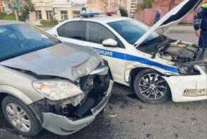 Инспектор ДПС нарушил правила и устроил ДТП