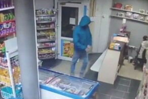 На Камчатке уголовник совершил разбойное нападение на магазин за 20 секунд