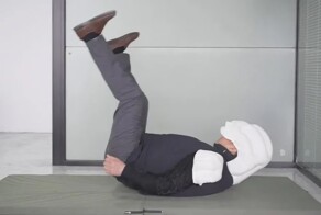 Китайцы придумали жилет со встроенной подушкой безопасности