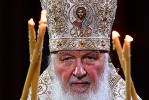 В Даниловском монастыре так толком и не смогли объяснить, почему на иконах у них появился патриарх Кирилл