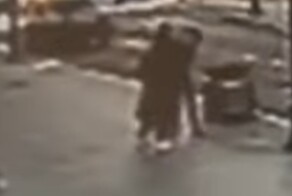 "Мне нужнее": в Москве женщина позавидовала брендовым очкам и отняла их у прохожей