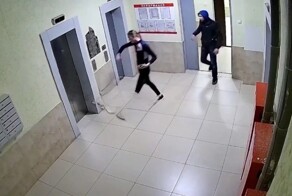 Мужчина приставал к 17-летней школьнице в подъезде в Нижнем Новгороде