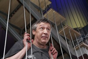 «Зачем издеваться над пожилым человеком?»: Иван Охлобыстин защитил нетрезвого Михаила Ефремова устроившего ДТП и попавшего в тюрьму