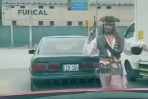 Попрошайка, которому не жалко дать немного денег