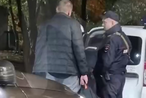 В Москве полицейские скрутили бомжа, который прокрался в общежитие МГИМО и заперся в женской душевой