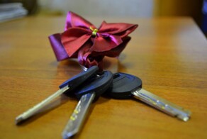 Туалет с панорамным обзором: в Москве выставили на продажу необычную квартиру