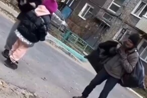 "Я сам бомж!": короткая драма с детьми и бездомным, достойная пера Хемингуэя