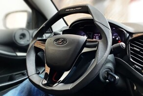 Новый руль и новая приборная панель для Lada Vesta NG