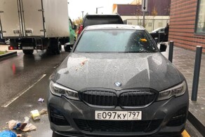 Это мог быть "штраф" за неправильную парковку, но всё оказалось куда проще