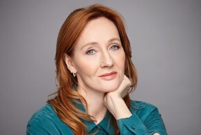 «Я лучше отсижу в тюрьме, чем буду отрицать важность биологического пола»: Джоан Роулинг остаётся верна своим принципам