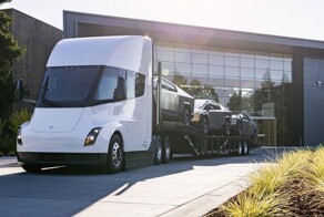 Отгрузка электромобилей Tesla Cybertruck клиентам должна начаться 30 ноября