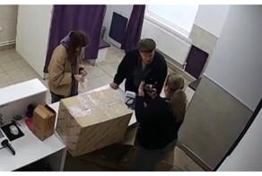 У деда сдали нервы в пункте выдачи заказов