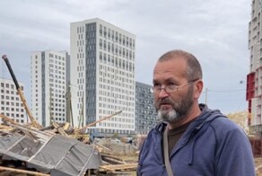 «Это не мусор — это мой дом»: застройщик без ведома снёс жилье тюменца, пока тот был на работе