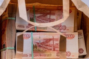 В Черкесске внук украл у бабушки деньги, заменив их билетами банка приколов