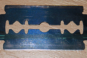 В желудке человека может раствориться лезвие бритвы. Нашелся бедолага, который решил проверить этот факт на практике