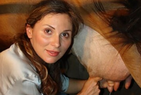 Звезда 90-х Лариса Черникова сначала стала дояркой в США, а потом увлеклась духовными практиками и сыроедением в России