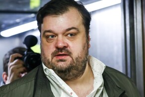 Это точно Уткин? Внешний вид комментатора шокировал пользователей сети