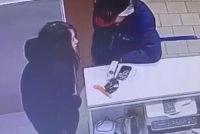 Девушка заказала секс-игрушку и опробовала её сразу в пункте выдачи