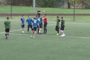 Футболист отправил судью в нокдаун