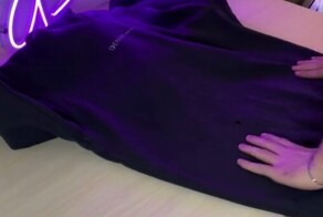 Парень решил исправить прожжённую толстовку, но результат его не устроил