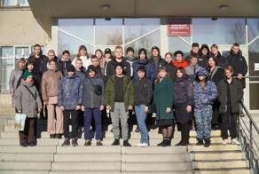 Школьников пригласили в суд над их сверстником-закладчиком