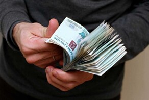 «Демографическая ситуация требует срочных мер»: в России предложили ввести отцовский капитал в один миллион рублей