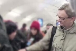 «Матом не ори, поняла?! Это Питер, а не Украина!»: петербуржец чуть не придушил девушку на эскалаторе метро