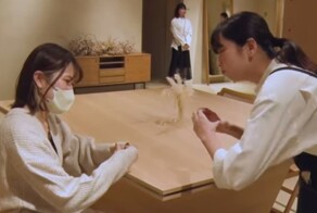 В Японии появилось кафе без слов. Единственный способ общения — жесты