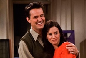 Мэттью Пэрри убедил создателей "Друзей" убрать сцену измены Чендлера