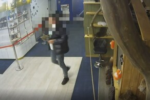 Мужчина украл в аэропорту «Пулково» тапочки из меха соболя и бобра за 45 тысяч⠀