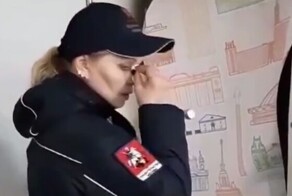 Безбилетник разбил нос контролёру в метро и поплатился