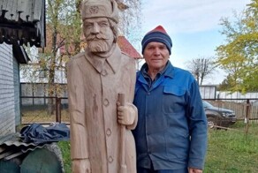 Мастер из Каменца вырезал из дерева скульптуру Кузьмича