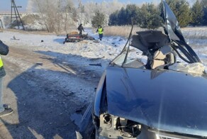 От удара разорвало пополам