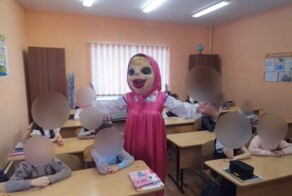 «Похожа на куклу из секс-шопа»: в Кемеровской области отметили день рождения героини популярного мультфильма и к школьникам пришло вот такое чудо