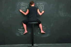 Зачем в Индии детей учат писать обеими руками