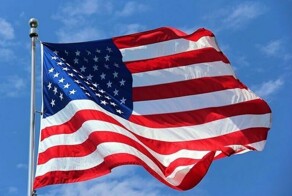В погоне за счастьем семейная пара с ребёнком переехала в США, и их немедленно нахлобучили