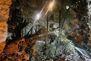"Он падает!": в сети появились кадры начала обрушения подъезда пятиэтажки в Астрахани